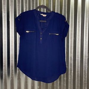 Navy blue short sleeve blouse w/ gold details